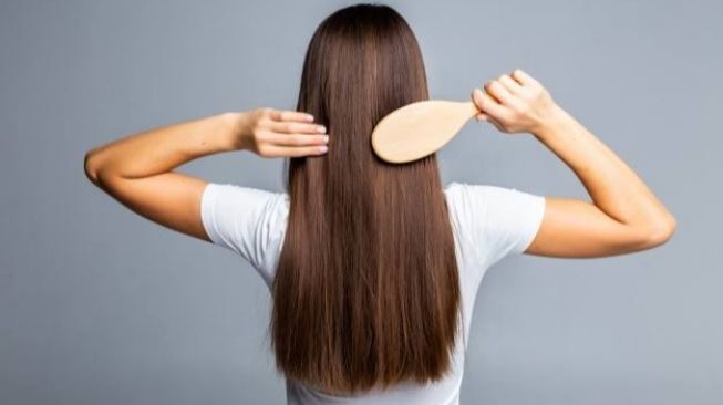 Rambut Tampak Berkilau, Ini 5 Manfaat Menggunakan Sampo Berbahan Keratin