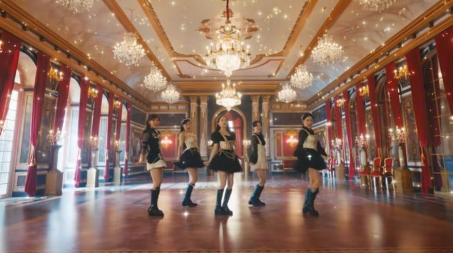 Totalitas! Lokasi Syuting Red Velvet 'Feel My Rhythm' Bikin Netizen Takjub