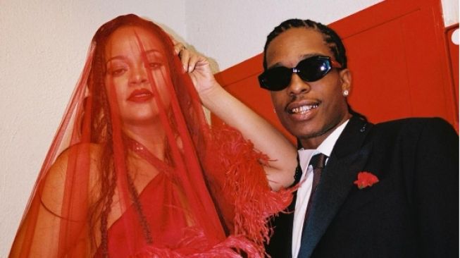 Selamat! Rihanna dan A$AP Rocky Dikaruniai Anak Laki-laki