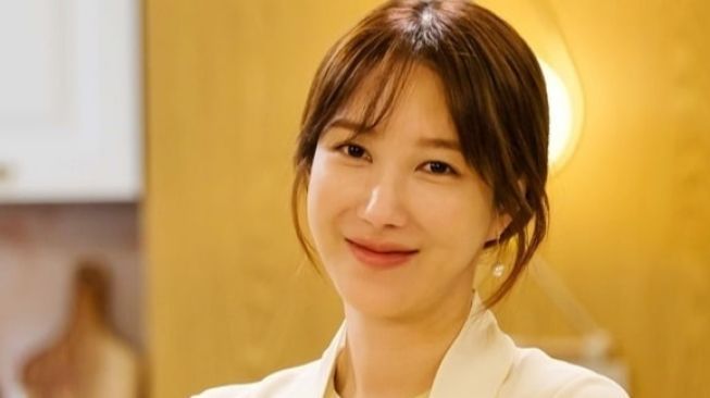 Lee Ji Ah Ungkap Sulitnya Perankan Dua Karakter Berbeda di 'The Penthouse'