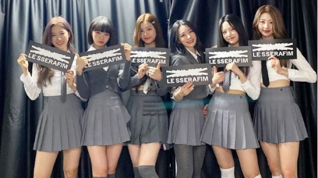 Girl Grup Rookie LE SSERAFIM Melampaui 2 Juta Pendengar Bulanan di Spotify