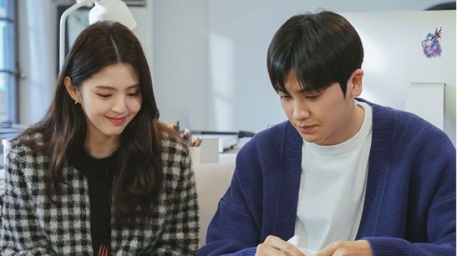Sinopsis Drama Soundtrack #1 Episode 4: Han So Hee Sadari Perasaannya ke Park Hyung Sik?