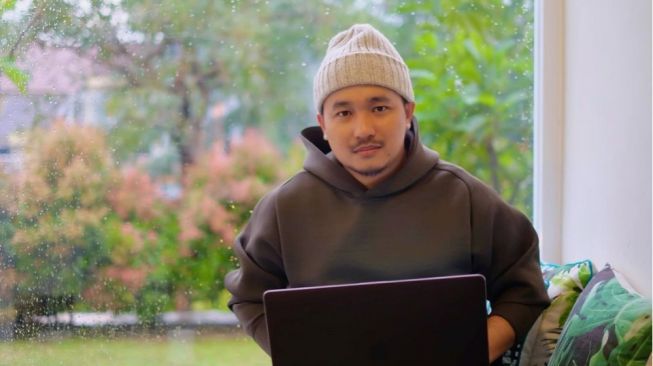 Profil Indra Sugiarto Teman Berjuang bagi Kaum Milenial