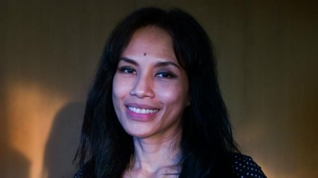 Profil Ayu Utami: Pengangkat Sastra Wangi di Indonesia
