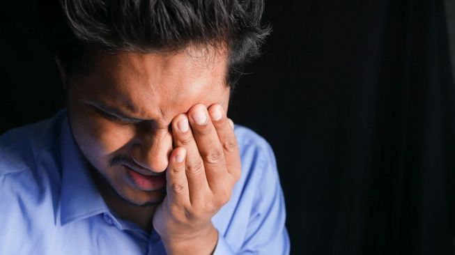 5 Tips Mengatasi Mata Lelah Akibat Terlalu Lama di Depan Komputer