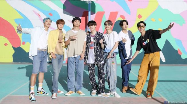 Rayakan 9 Tahun Debut, BTS Luncurkan Program 'BTS Radio: Past & Present'