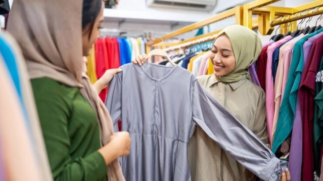 Wajib Tahu! Ini 5 Tips Membeli Baju Lebaran