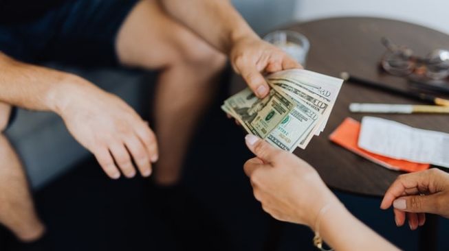 5 Alasan Temanmu Menolak Meminjamkan Uangnya Padamu