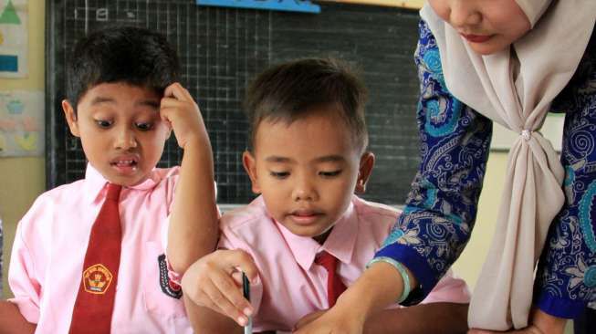 Pendidikan Indonesia dalam Kurung Memprihatinkan