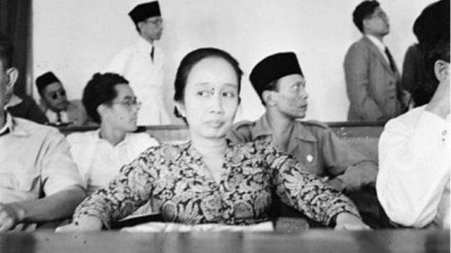 Maria Ullfah: Sarjana Hukum Perempuan Pertama Indonesia