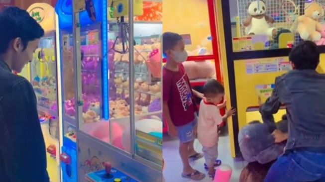 Pria Main Boneka Capit Bikin Melongo, Borong Isi Satu Mesin: Ajari Aku Suhu