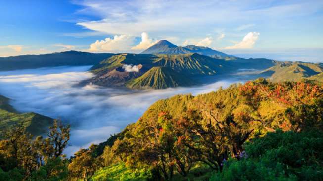 5 Gunung di Indonesia yang Dianggap Paling Banyak Menyimpan Misteri
