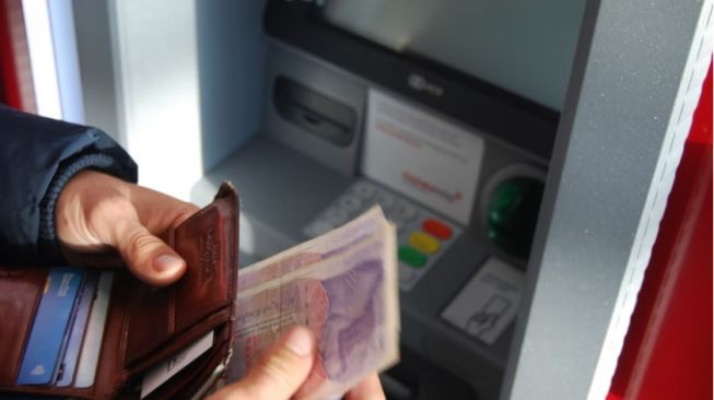 3 Hal yang Penting untuk Dilakukan saat Bertransaksi di ATM