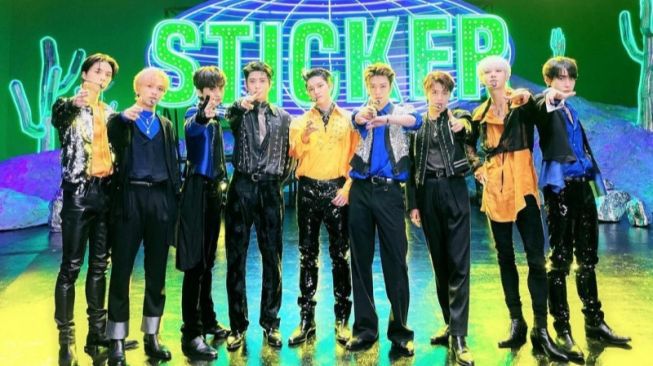 'STICKER' NCT 127 Berhasil Debut di Posisi 3 Billboard 200!