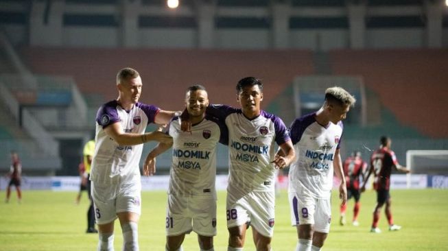 Hantam Persita, Persib Bandung Puncaki Klasemen Sementara Liga 1 Pekan Kedua