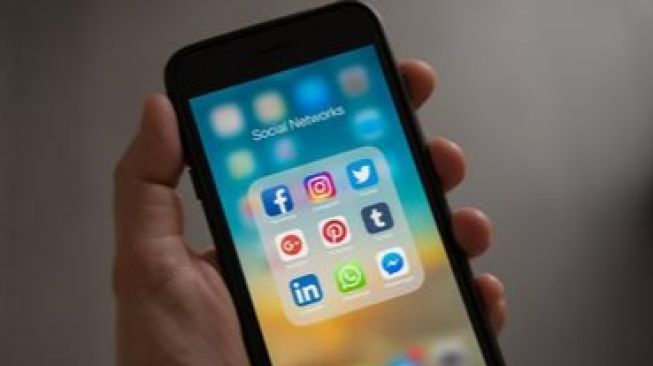 3 Hal Negatif Jika Pamer Kemesraan di Media Sosial
