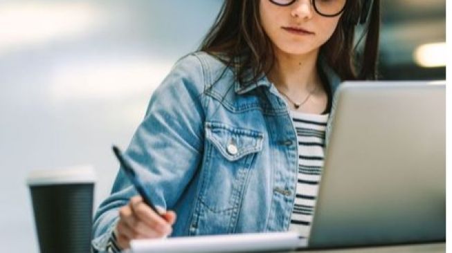 Sulit Fokus? Ini 5 Tips Meningkatkan Efektivitas Kuliah Online Bagi Mahasiswa