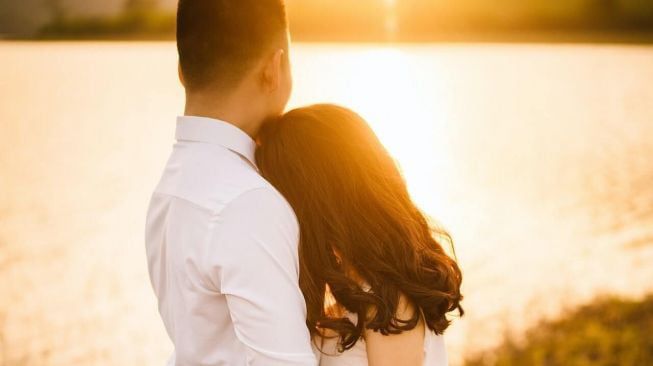 4 Tips Mendapat Kepercayaan Pasangan, Fondasi Hubungan Asmara yang Sehat!